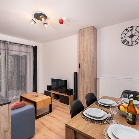 Apartwro 3Th - Apartament Przy Dworcu Glownym Pkp, Balkon, Garaz, Rowery Wrocław Exteriör bild