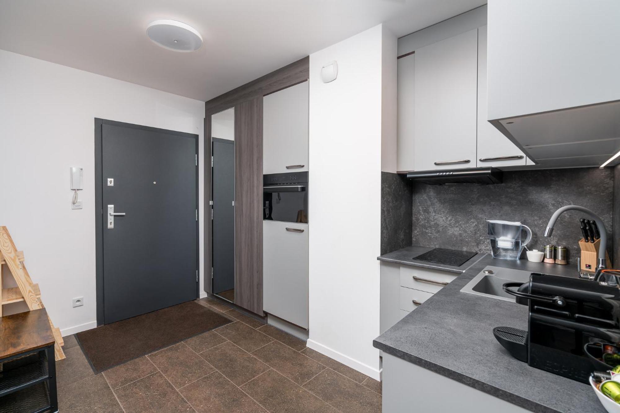 Apartwro 3Th - Apartament Przy Dworcu Glownym Pkp, Balkon, Garaz, Rowery Wrocław Exteriör bild